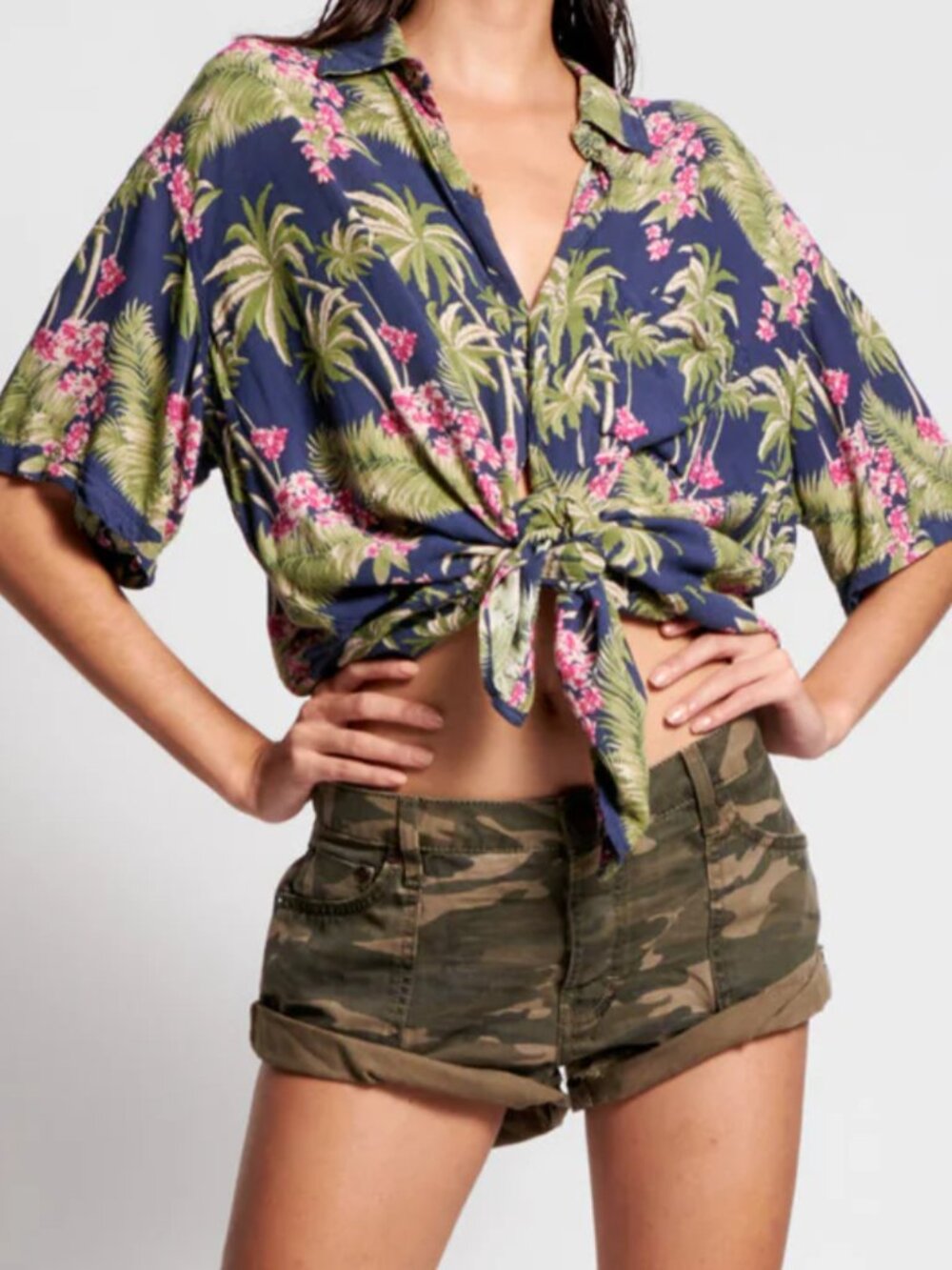 ONE TEASPOON Bandits Low Waist Denim Shorts - Camo Print size 27 - Picture 5 of 10